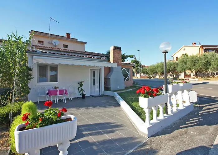 Апартаменты Nicely Decorated Silver