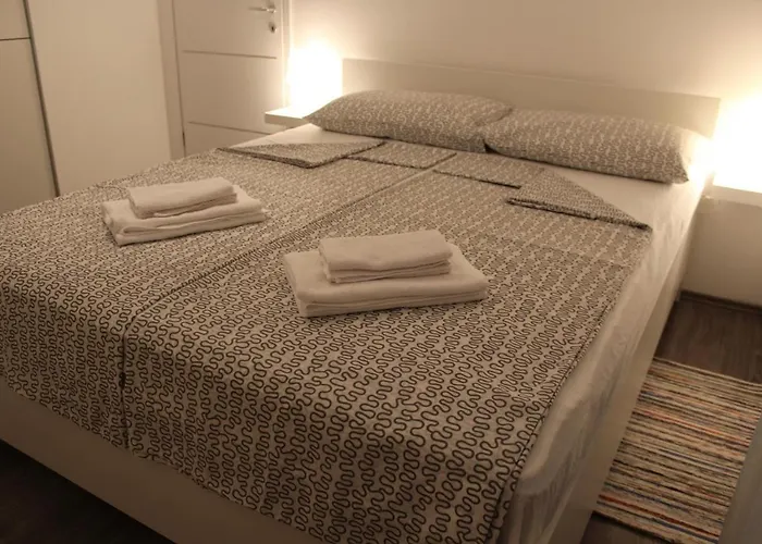 Апартаменты Nicely Decorated Silver