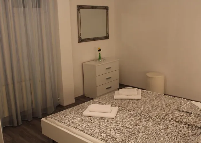 Nicely Decorated Silver Фажана