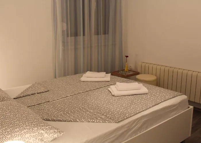 Nicely Decorated Silver Апартаменты