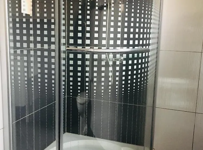 Nicely Decorated Silver Апартаменты *